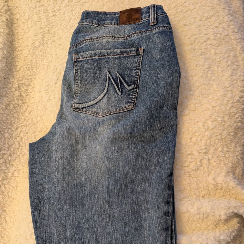 Maurices, Mid-Rise, Straight Leg Jeans, Size 16W Long